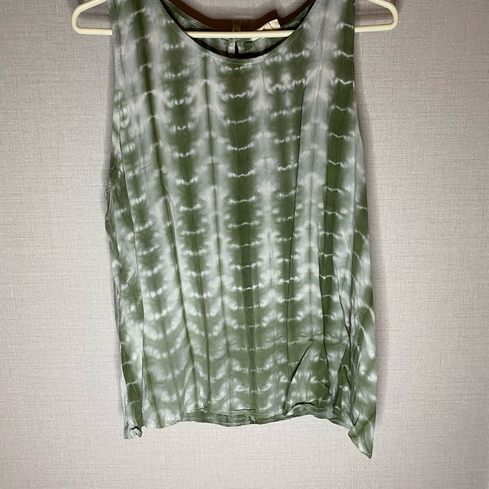 XL a.n.a. flowy tank